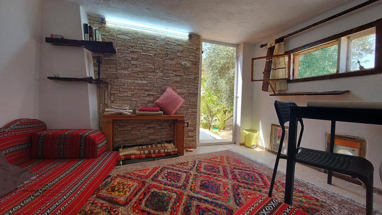Our Villa'S Private Apartments - Hq Budget Stay - Wonderful Horizon View Of Jerash Jarash Exteriör bild